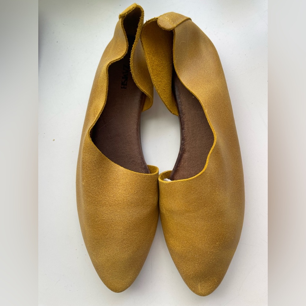 Vintage Zamsh leather flats.